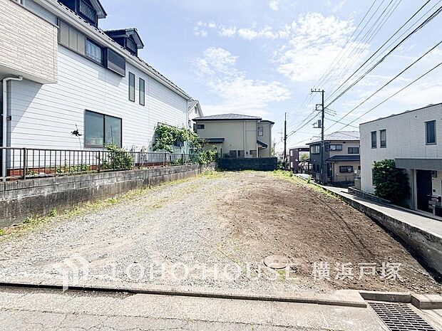 【Appearance】住む人を映し出す佇まいは、輝き続けながら街の風景に溶け込んでいきます。(2026.5月撮影)