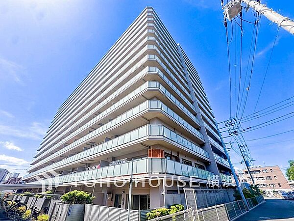 【Appearance】流行に左右されず、将来にわたって価値が継続する「上質」な佇まい。おしゃれな雰囲気や自然の潤い、親しみやすさといった個性を、街に新たな価値をもたらし続ける。