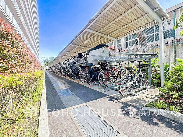 【Cycle lot】便利で安心な駐輪場。整然としたスペースで、自転車を快適に収納でき、日常の移動をもっと便利にサポートします。