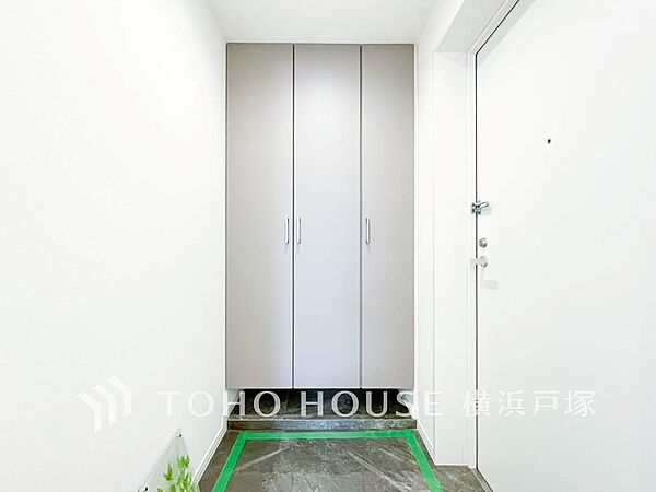 【Entrance】清潔感が溢れ、訪れる者すべてを「安らぎ」と「充実」で包み込みます。