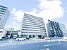 エントランス：【Entrance】上質感漂うエントランス。めまぐるしく過ぎ行く日々の中でゆったりとした休息と癒しを提供してくれる居住者のプライベート空間があります。