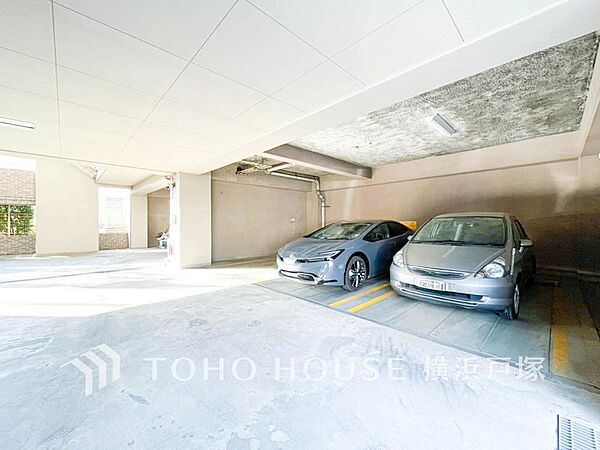 【Car space】敷地内に駐車スペースがあると日々の暮らしをスムーズに運ぶ事が出来ます。（空き状況はお問合せ下さい）