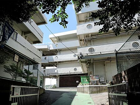 横浜市立屏風浦小学校（130ｍ）