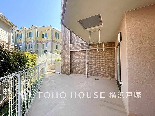 【Balcony】めまぐるしく過ぎ行く日々の中でゆったりとした休息と癒しを提供してくれる居住者のプライベート空間。