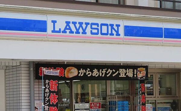 風景に馴染む、安らぎと最新トレンドのコミュニティスポット。日常の動線上でスマートに自分をアップデートできる利便性が、忙しい日々のリズムに一筋の潤いを与えてくれる。