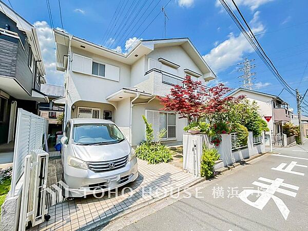 【Appearance】光と風を感じながら穏やかな毎日を過ごせる敷地。古家は暮らしの動線にも配慮された、快適さを大切にした住空間となっています。