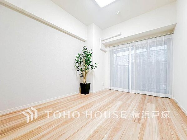 【Room】家族一人ひとりの大切なプライベート空間。趣味・感性で個性的に飾って頂けるようシンプルに仕上げてあります。自分時間を充実させながら心豊かなひとときを過ごすための大切な空間。