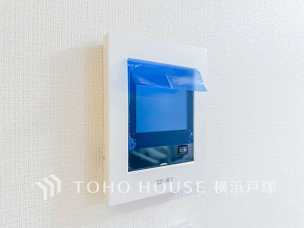 誰が来てもわかる様にモニター付きインターホンを設置。快適と安らぎを合わせた優しい設計。