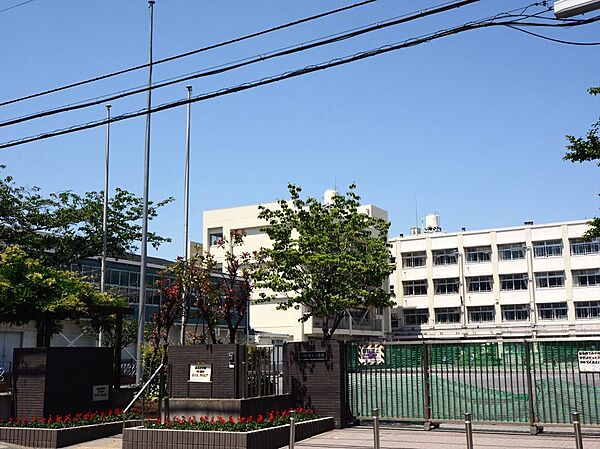 横浜市立鶴見小学校（400ｍ）