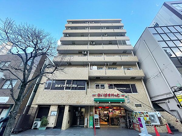 安くて便利な小さなイオン。ちょっと買い物したいときにすぐ行ける小型スーパー。小さいながらも品揃えのよいスーパです。