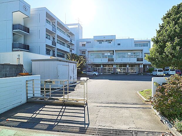 横浜市立栗田谷中学校(1300m)