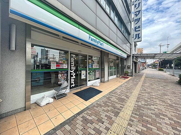 24時間営業 ATM有 酒類販売有。子供からお年寄りまで気軽に立寄れる地元のコンビニです。