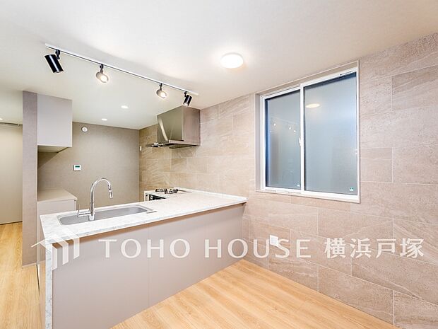 【Kitchen】内装の主役でもあり、日常活躍する重要な水回りでもあるからこそ機能性・デザイン性に力を入れております。