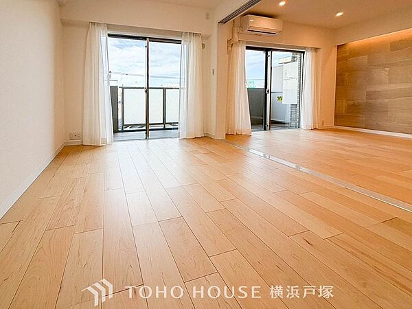 【Room】穏やかな寛ぎを届ける上質仕様のゆとりあるお部屋。自分時間を充実させながら心豊かにできるプライベート空間。