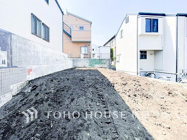 【Appearance】都市の暮らしにフィットする住まい。快適な住空間と利便性を兼ね備え、日々の暮らしをスマートに楽しめる、落ち着いた雰囲気の住空間となります。(2026年5月撮影)