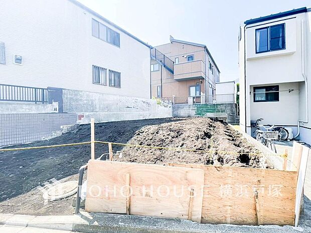 【Appearance】穏やかな街並みに溶け込むような住まいが誕生予定。理想の暮らしがここから始まります。(2026年5月撮影)