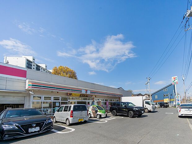 24時間営業 ATM有 酒類販売有。子供からお年寄りまで気軽に立寄れる地元のコンビニです。