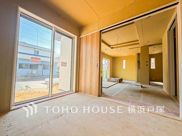 【Japanese-style room】家族団らんのできる和の空間。お客様のおもてなしにも良さそうです。畳の香りに癒され、和の空間を感じることのできる落ち着きある一部屋です。(2026年5月撮影)