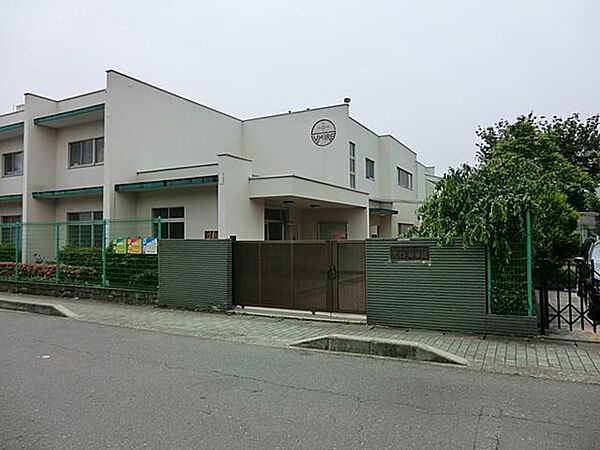 スミレ幼稚園カトリック精神に基づき、挨拶や礼儀思いやりを育む幼児教育を行っている幼稚園。心と身体のバランスのとれた年間カリュキュラムが魅力。