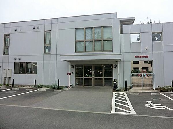 一人ひとりが個性を発揮し、のびのびと過ごせる環境を重視。乳児には家庭的な温かい保育を心がけています。
