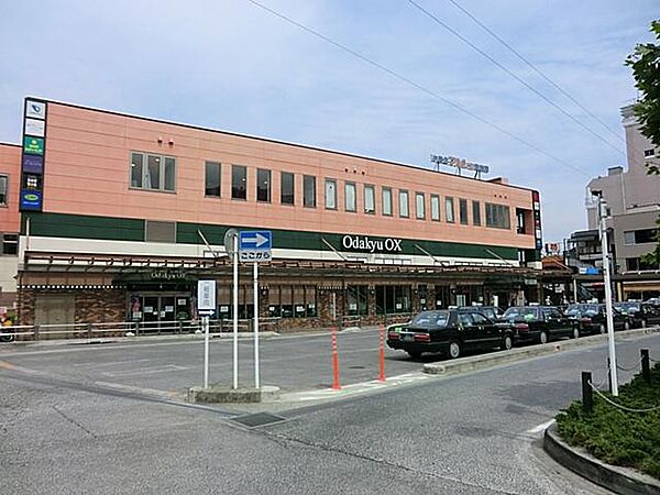 健康、安全、安心、美味、簡便性の5つを基本コンセプトに質の高い品揃えで、毎日の食卓を彩る食料品を提供するスーパー。