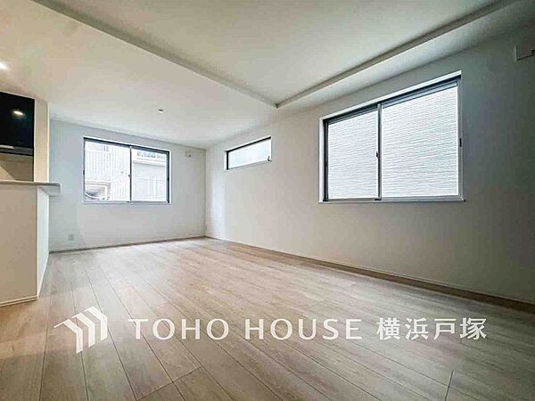 【Living room】ご家族やお客様との時間等、多くの時を刻む空間。何気なく過ぎる時でさえも上質な一時となる快適な空間を。