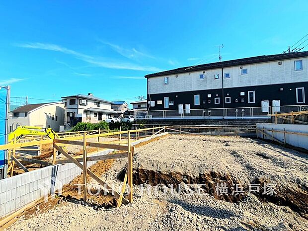 【Appearance】思い描く理想の住まいを自由に設計できる敷地で心地よい暮らしを実現(2026年6月撮影)