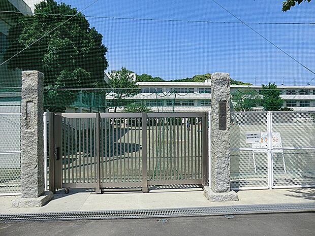 鎌倉市立深沢小学校(2000m)