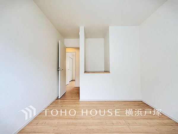 【Storage room】家の中で衣類や日用品、雑貨などを収納するための空間で、整理整頓がしやすく住空間を快適に保ちます。隠れた収納力を活かし、奥行きを使いこなすことで、使い勝手のよい収納が可能です