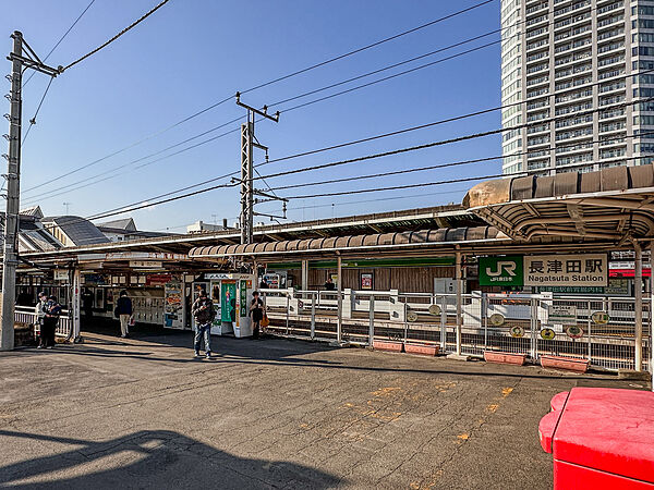 渋谷駅へは田園都市線急行利用で約41分、横浜駅へはJR横浜線で約29分。都心も市内も軽快アクセス。