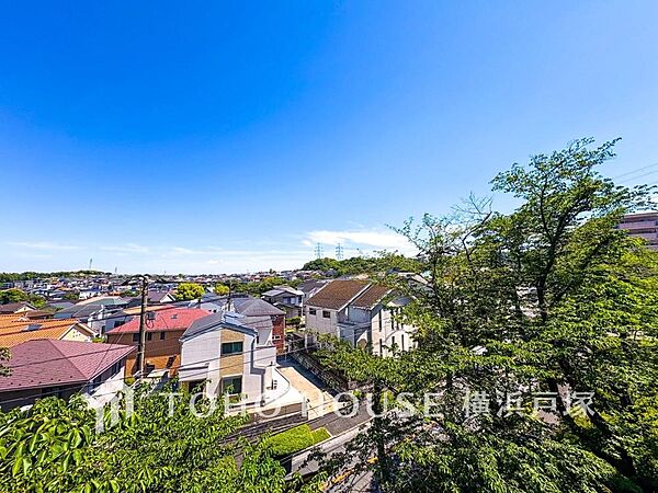 【View】この開放感ある眺望と共に閑静な住宅街の季節感を演出する四季折々の変化を楽しめる心地よい場所となることでしょう。