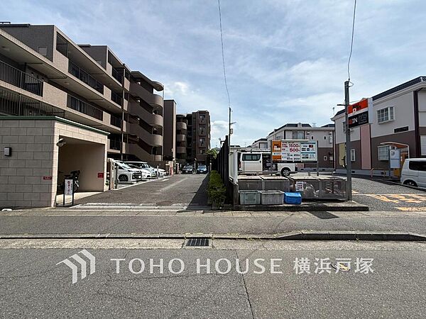 【Appearance】表現された空間は豊かな光と風を纏い、暮らしの時間を豊かにしてくれます。デザインされた空間と競い合うかのような充実した建物設備も家族の時間を彩ってくれることでしょう。