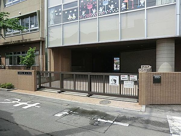 川崎市立橘小学校（700ｍ）