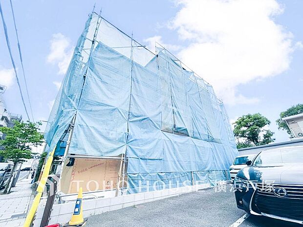 「Appearance」その邸が魅せる、気品・上質・重厚感、そのすべては訪れた者に安らぎと品性を与える特別な空間です。ここに住むからこそ意味がある。すべての(始まり)をここから迎えます