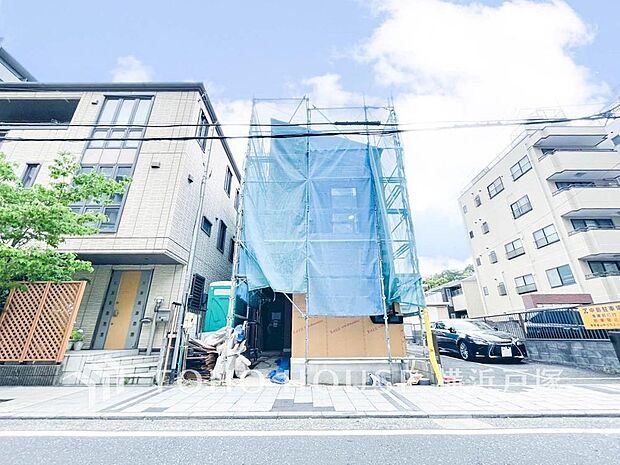 「Appearance」住む人を映し出す洗練された佇まいは、いつまでも輝き続けながらいつしか街の風景に溶け込んでいきます。