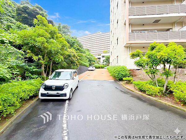 【Car space】平置きのカースペースは、待ち時間なしですぐ乗れるのが嬉しいですね。（空き状況はお問合せ下さい）