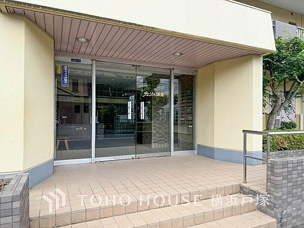 「Entrance」上品で清潔感があるエントランスは住人やゲストを迎え入れ、そして送り出す場にふさわしい上質な空間です。