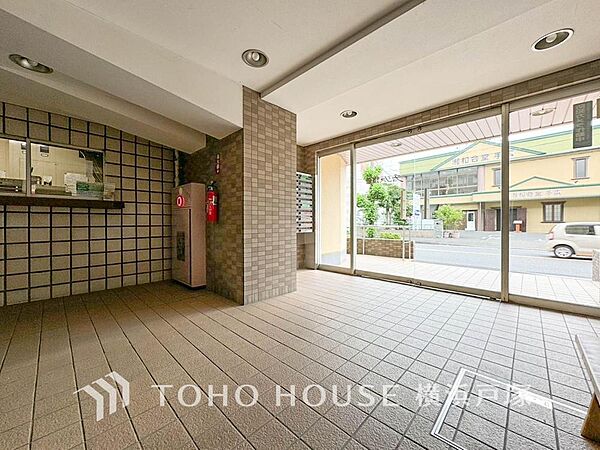 「Entrance」帰るたびに心がほどける、洗練と温もりが調和する空間。家族とお客様を心地よく迎えます。
