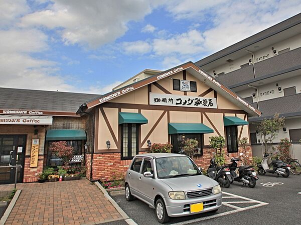 コメダ珈琲店 鎌倉深沢店は、営業時間7:00～22:00の喫茶店です。モーニングからカフェタイムまで利用しやすく、名物シロノワールや軽食も人気です。