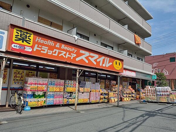 一般用医薬品をはじめ、健康食品、ベビー・介護用品、生活雑貨まで幅広い商品を取り揃えています。