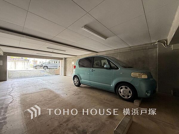 【Car space】敷地内に駐車スペースがあると日々の暮らしのをスムーズに運ぶ事が出来ます。（空き状況はお問合せ下さい）