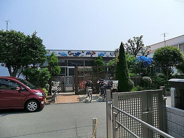 自然が豊富に残る閑静な地域の中にあり、近くにある日本大学キャンパス内の散歩に出かけることもあります。