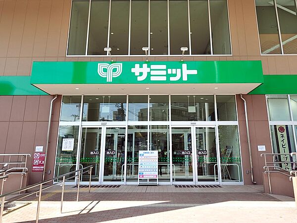 駐車台数356台。買い物はもちろん、飲食店、保育園、歯科・整形外科・皮膚科・小児科などの病院もあり便利です。