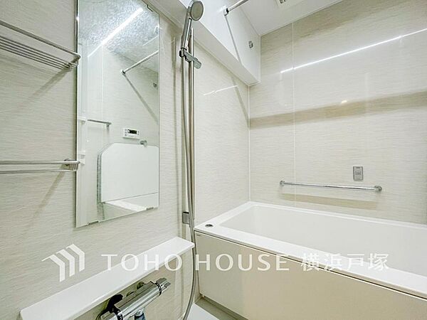 「Bathroom」掃除のしやすさ・収納の便利さなど、おふろを使う人、お手入れする人、みんなにとっての「しあわせ性能」を追求したバスルームを採用いたしました。
