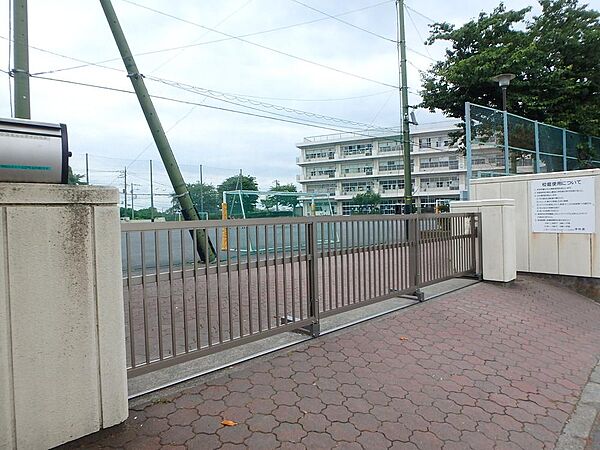 横浜市立平戸台小学校（300ｍ）