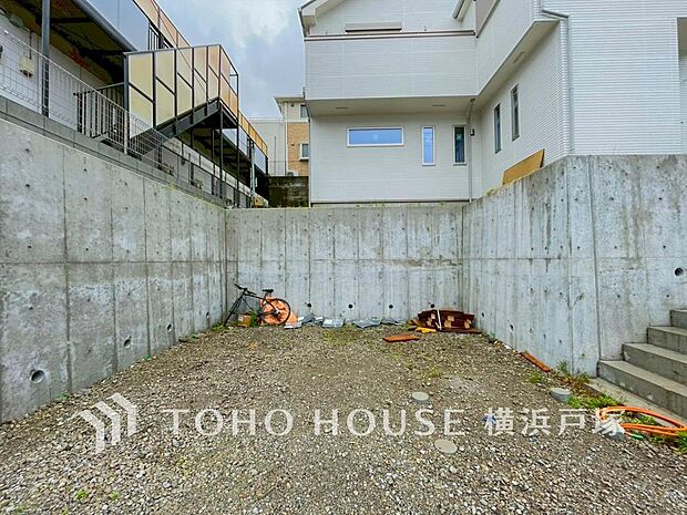 「Appearance」住む人を映し出す洗練された佇まいは、いつまでも輝き続けながらいつしか街の風景に溶け込んでいきます。