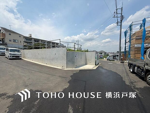 【Appearance】時代の流れに惑わされないシックなカラートーンで街並みに溶け込む外観は、主張し過ぎず、また平凡になり過ぎず絶妙なコントラストで輝きを放ちます。（2026年6月撮影）