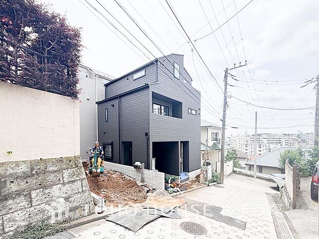 【Appearance】住む人を映し出す佇まいは、輝き続けながら街の風景に溶け込んでいきます。(A号棟 2026年6月撮影)