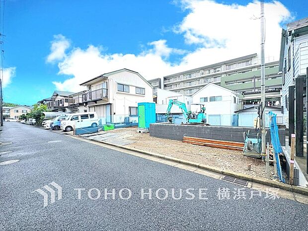 【Frontal road】忙しく過ぎゆく日常を置き去るほど、ゆったりした時間が流れる住環境。(2026.6)