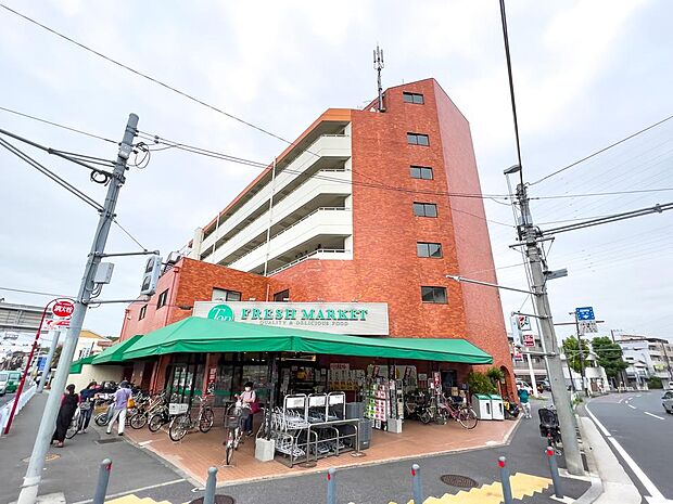 毎日の食卓を彩る食料品が揃うスーパー。子育て応援ポイントサービス実施中。便利なお買い物宅配サービスもございます。